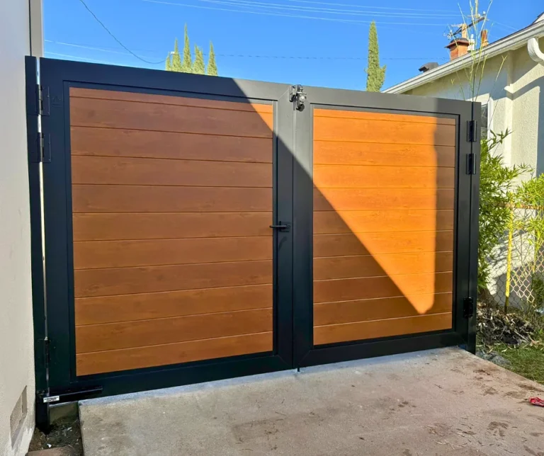 Woodgrain side yard gate