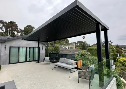 ALU FLOAT™ Architectural Cantilever Patio System – Slat Roof