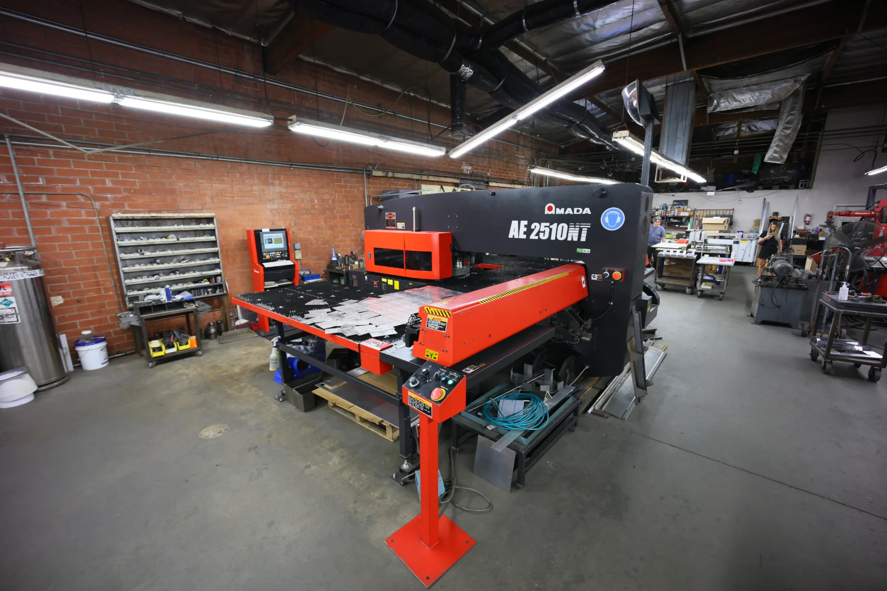 Inside the Aluglobus fabrication shop