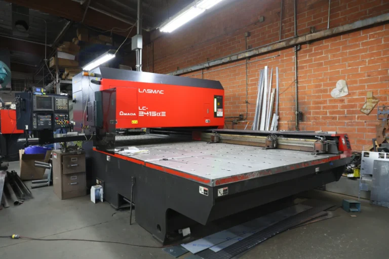 Inside the Aluglobus fabrication shop