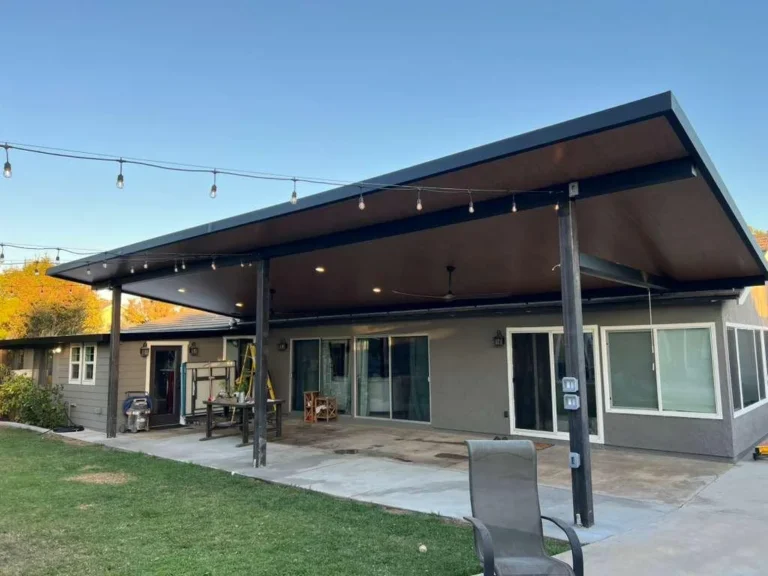 Insulated roof patio cover (ALU THERMA) installed by Aluglobus