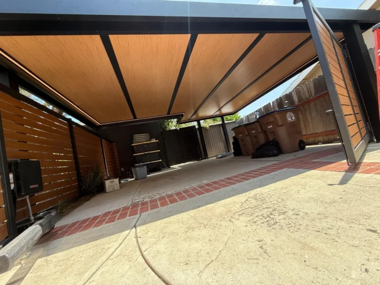 Insulated roof patio cover (ALU THERMA) installed by Aluglobus