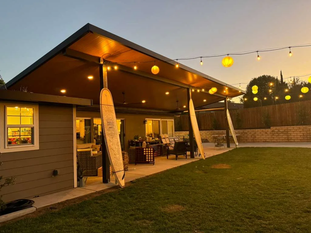 Insulated roof patio cover (ALU THERMA) installed by Aluglobus