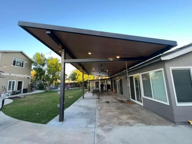 Insulated roof patio cover (ALU THERMA) installed by Aluglobus