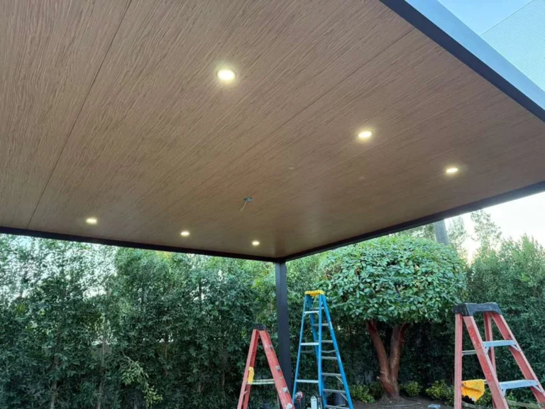 Insulated roof patio cover (ALU THERMA) installed by Aluglobus