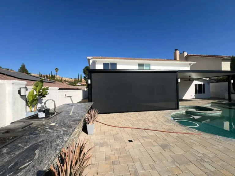 Insulated roof patio cover (ALU THERMA) installed by Aluglobus