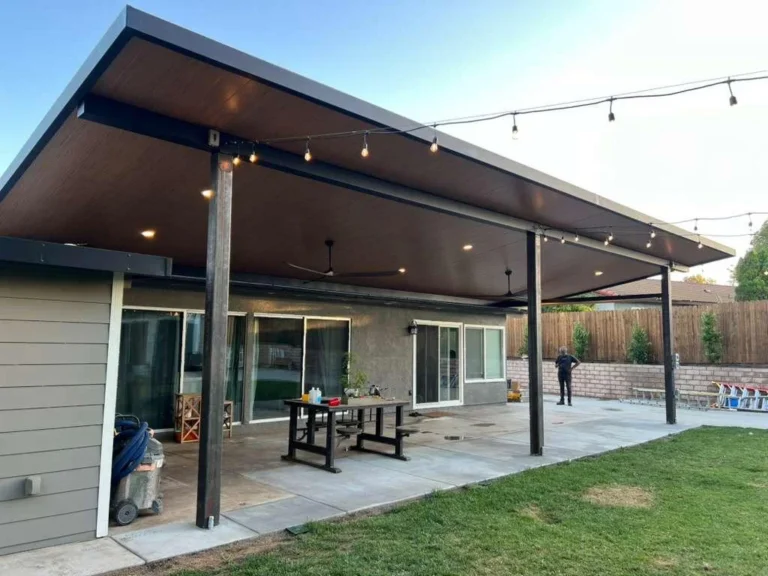 Insulated roof patio cover (ALU THERMA) installed by Aluglobus