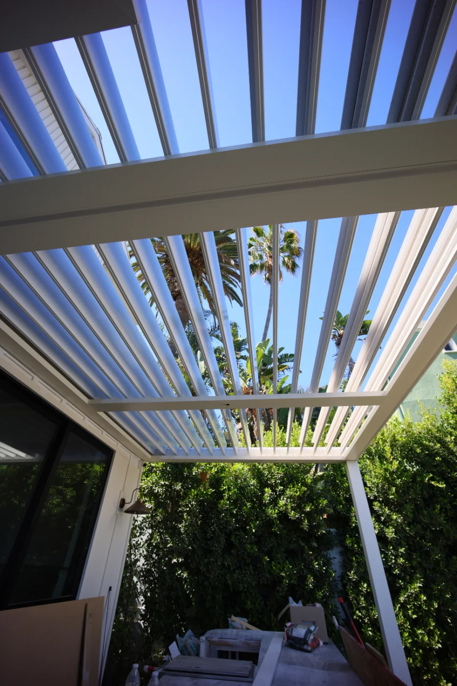 Automatic louver patio cover (ALU TANK) installed by Aluglobus