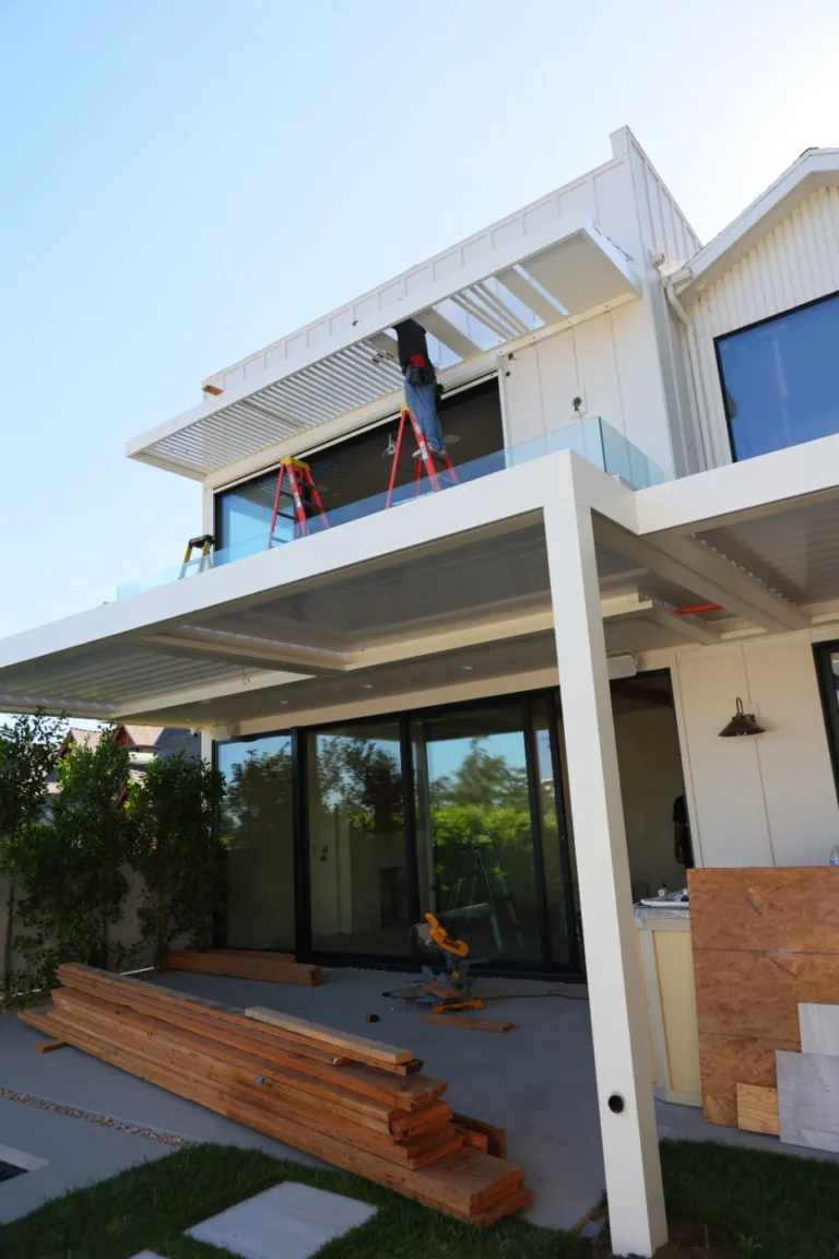 Automatic louver patio cover (ALU TANK) installed by Aluglobus