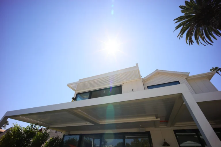 Automatic louver patio cover (ALU TANK) installed by Aluglobus
