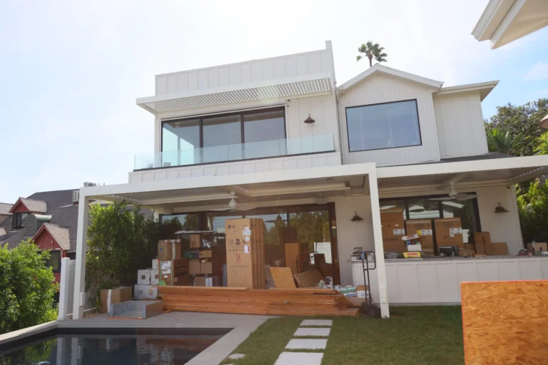 Automatic louver patio cover (ALU TANK) installed by Aluglobus