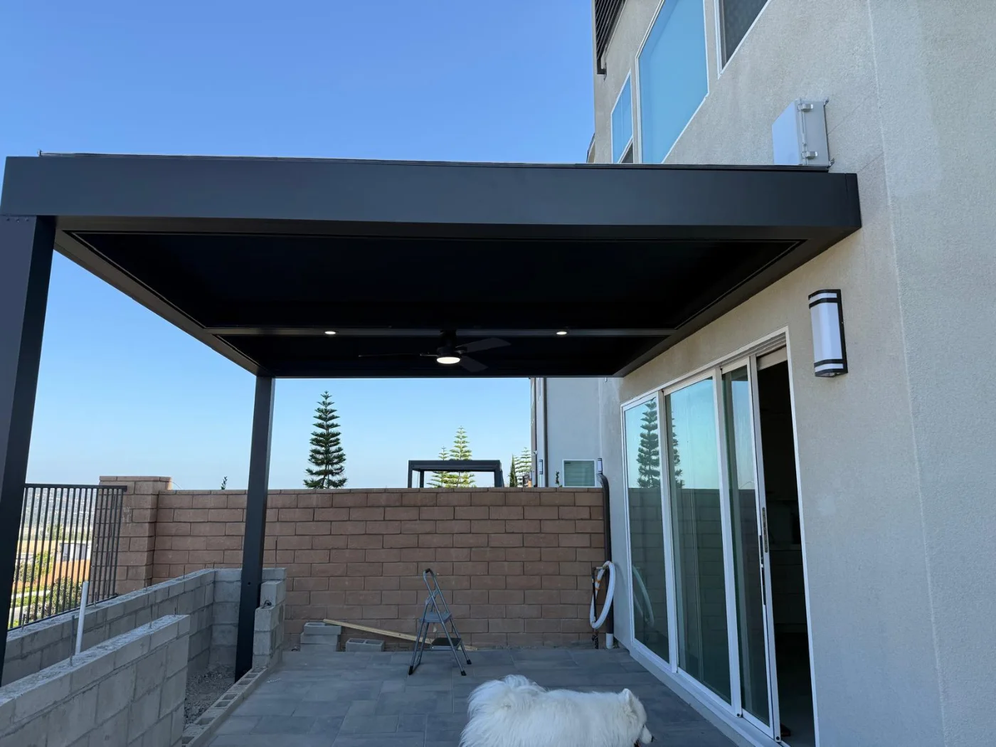 Automatic louver patio cover (ALU TANK) installed by Aluglobus
