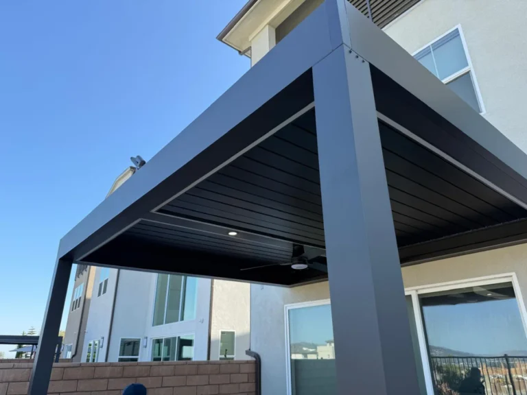 Automatic louver patio cover (ALU TANK)
