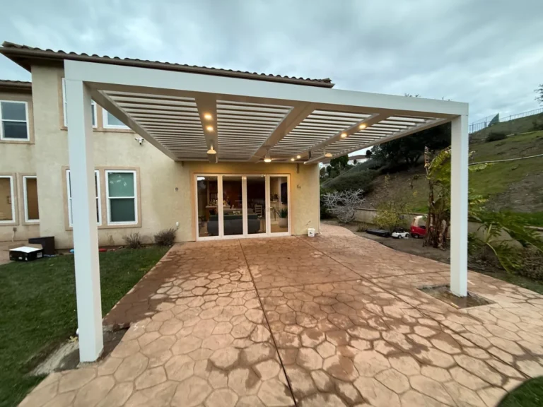 Automatic louver patio cover (ALU TANK)