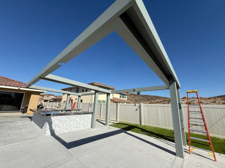 Automatic louver patio cover (ALU TANK)