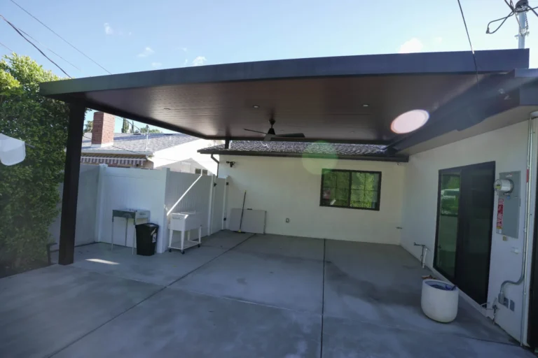 Woodgrain ceiling insulated patio cover