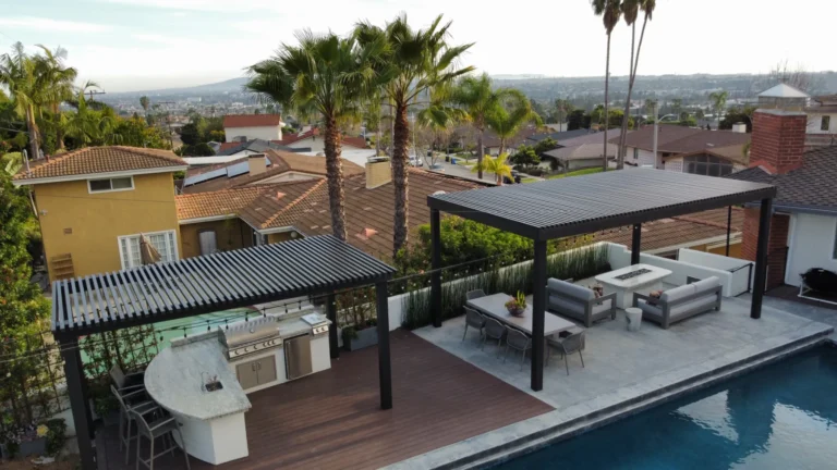 Drone view of an aluminum slat patio cover by Aluglobus