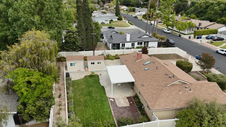 Drone view of an aluminum slat patio cover by Aluglobus
