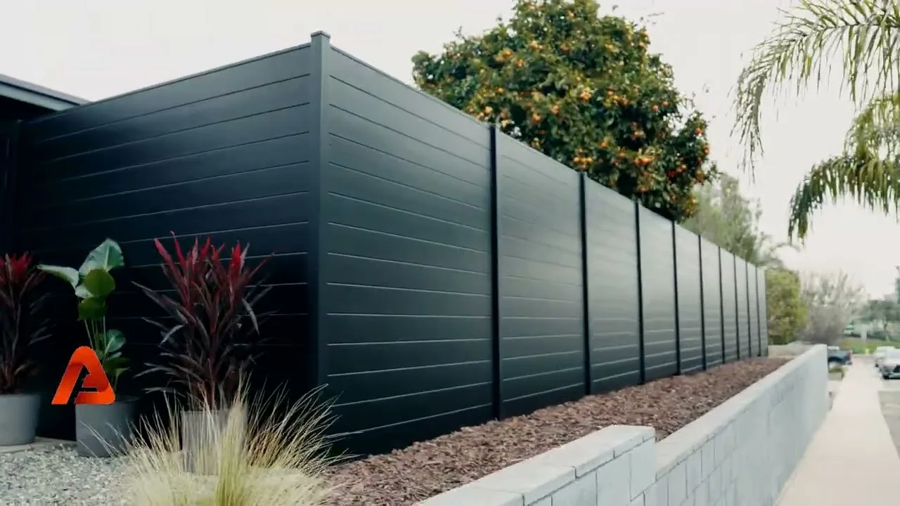 Why contractors switch to factory-direct aluminum fences