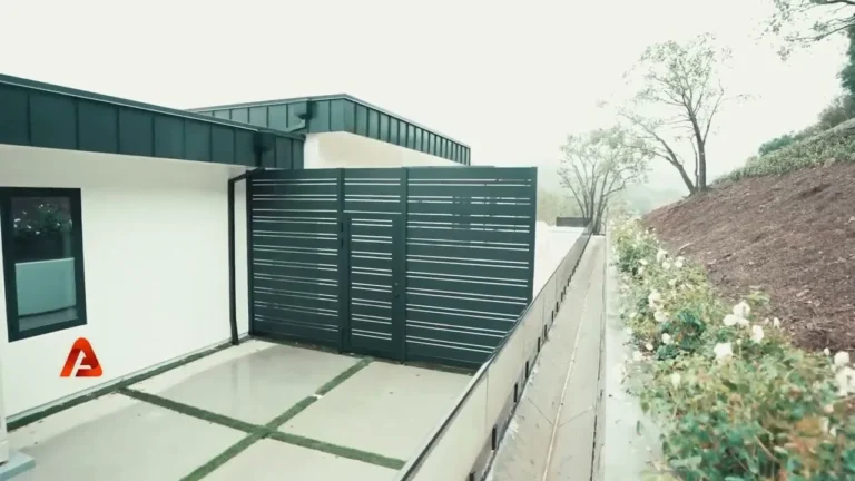 Custom ALU40 + ALU20 fence and gate installed